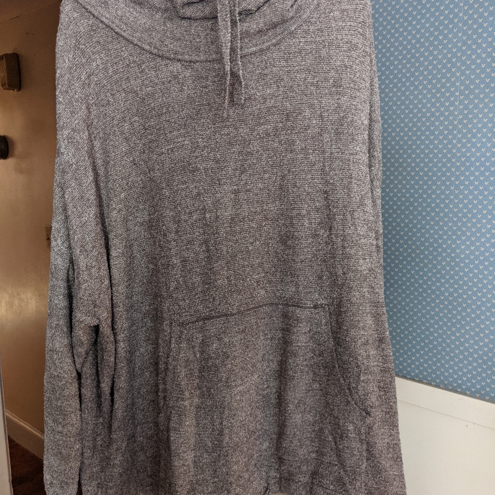 Brand New with out tags woman's sweater
